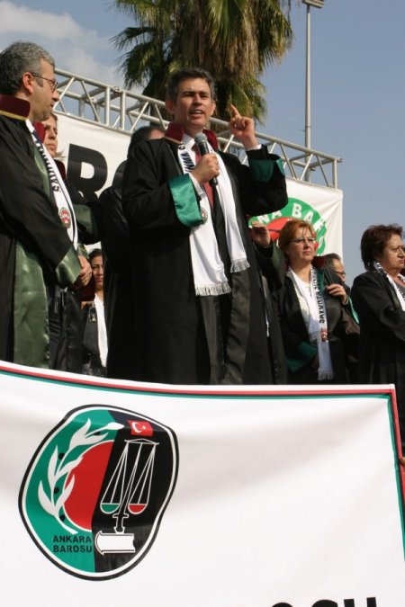 Avukatlardan 'Savunma Hakkı Susmayacak' mitingi