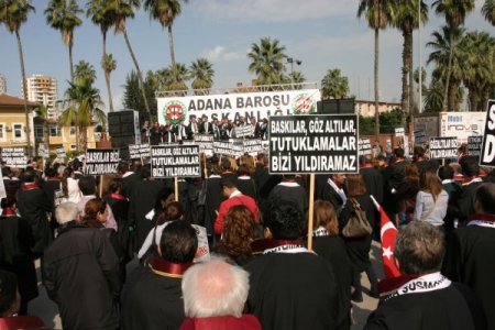 Avukatlardan 'Savunma Hakkı Susmayacak' mitingi