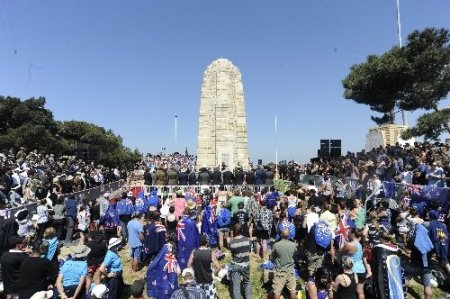 Avustralya ve Yeni Zelanda anıtlarında anma tören düzenlendi