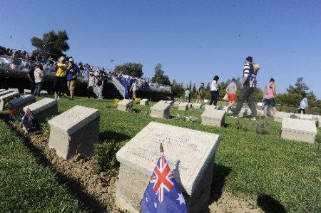 Avustralya ve Yeni Zelanda anıtlarında anma tören düzenlendi
