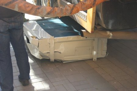 Ayağına 7 metreden 100 kiloluk klima düştü