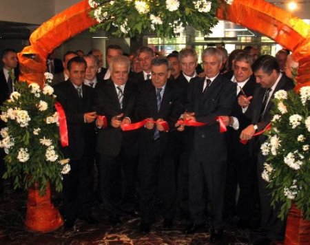 Ayakkabı-yaz 2010 İzmir'de Açıldı