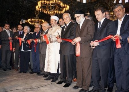 Ayasofya'da Hüsn-ü Hat sergisi açıldı