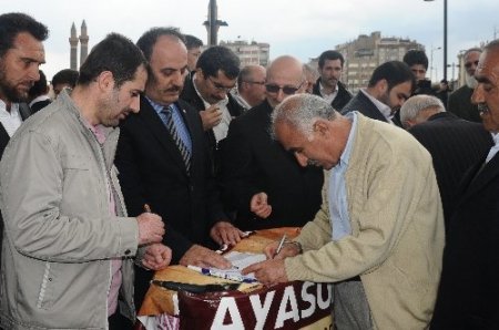 Ayasofya’nın cami olması için imza kampanyası başlatıldı