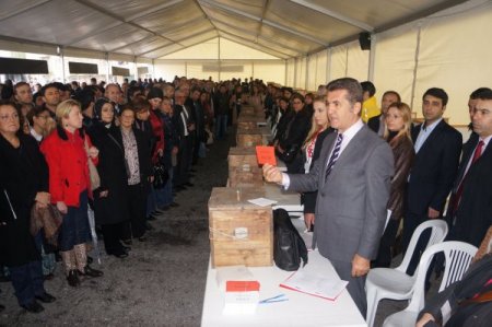 ‘Ayazağa referandumu’ iptal edildi, vatandaş yol kapattı