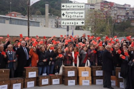 ‘Ayazağa referandumu’ iptal edildi, vatandaş yol kapattı