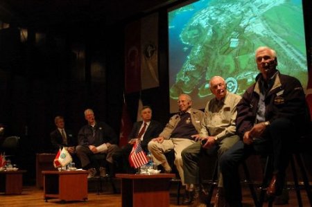 Ayda Yürüyen İlk Ve Son Astronotlar, Adana'da Öğrencilerle Bir Araya Geldi