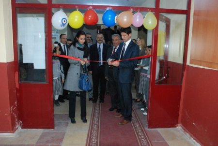 Aydıncık Halk Eğitim Merkezi tarafından kara kalem sergisi açıldı