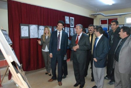 Aydıncık Halk Eğitim Merkezi tarafından kara kalem sergisi açıldı