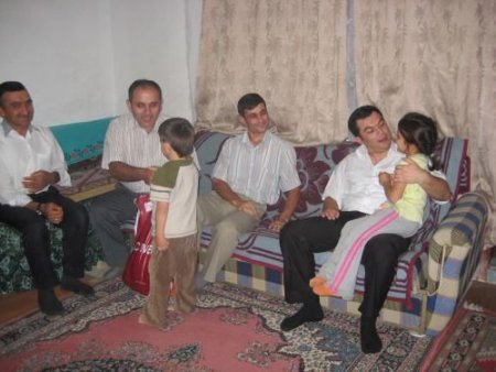 Aydıncık Kaymakamı Tengir, Bayram Öncesi Çocukları Sevindirdi