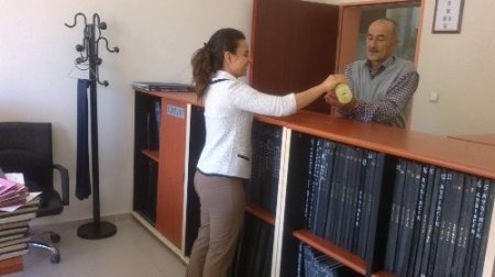 Aydıncık Tapu ve Kadastro'dan çikolata ve kolanyalı karşılama