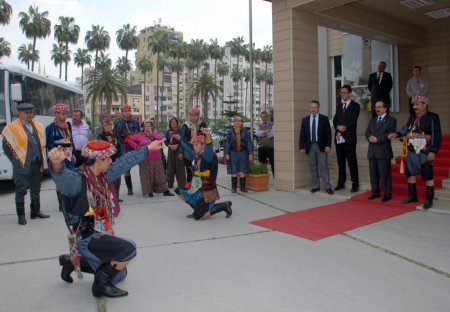 Aydınlı Efeler, Vali Coş ile hasret giderdi