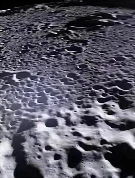 Ay’ın ilk kez yayınlanan görüntüleri büyüledi