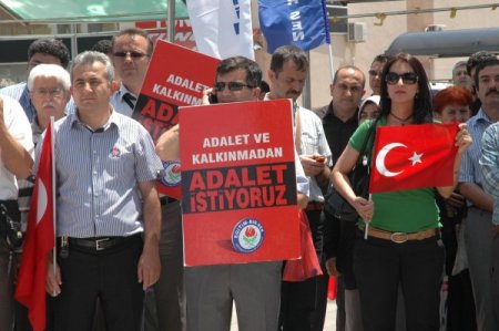 Aynı Alanda Önce Kamu-sen, Sonra Memur-sen Eylem Yaptı