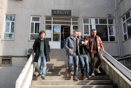 Aynı Mahallede 14 Evi Soydu
