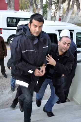 Ayrıldığı Kız Arkadaşını Öldüren Zanlı Tutuklandı