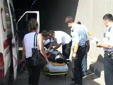 Ayrılmak Üzere Olduğu Eşine Kızdı, Köprüden Aşağı Atladı