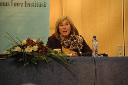 Ayşe Kulin Brüksel'de okurlarıyla bir araya geldi