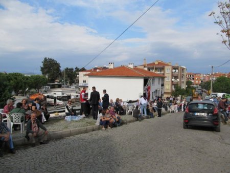 Ayvalık Belediyesi'ne operasyon: CHP'liler emniyet binasına akın etti