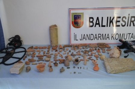 Ayvalık’ta 2 bin 600 yıllık sikkeler ele geçirildi