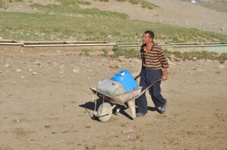 Azap köyü susuzluk azabı çekiyor