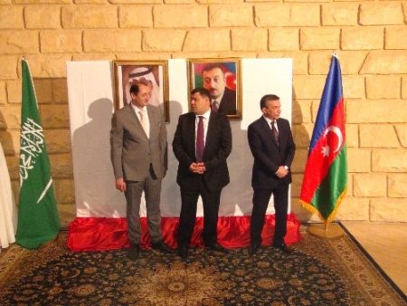 Azerbaycan Cumhuriyet Bayramı Suudi Arabistan'da kutlandı