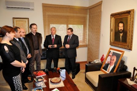 Azerbaycan Dedekorkut Vakfı'ndan Denktaş'a 