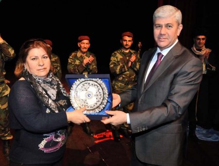 Azerbaycan İrevan Devlet Dram Tiyatrosu Uşak’ta sahne aldı