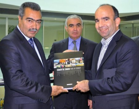 Azerbaycan medya yöneticileri Cihan ve Zaman’ı ziyaret etti