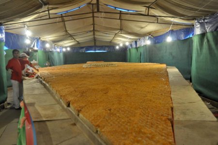 Azerbaycan'da 20 bin kişilik Nevruz baklavası hazırlanıyor