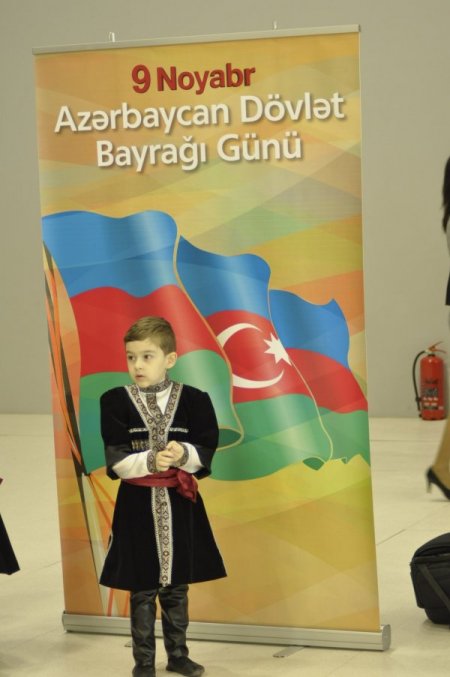 Azerbaycan’da 'Bayrak Günü' kutlandı