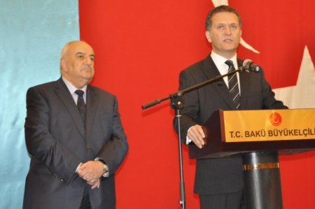 Azerbaycan’da Cumhuriyet coşkusu