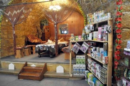 Azerbaycan'daki bitkisel eczane şifa dağıtıyor (Özel)