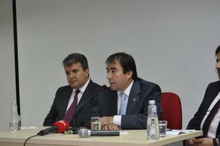 Azerbaycan’daki Türk okulları teknoloji yakından takip ediyor