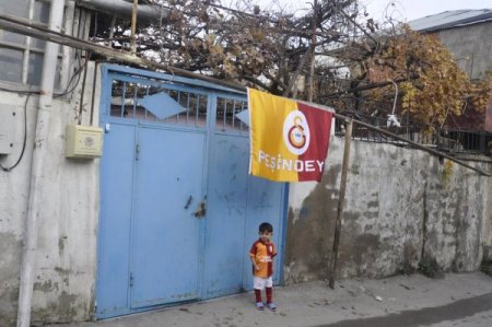 Azerbaycanlı fanatik, oğlularına Arda ve Turan isimlerini verdi