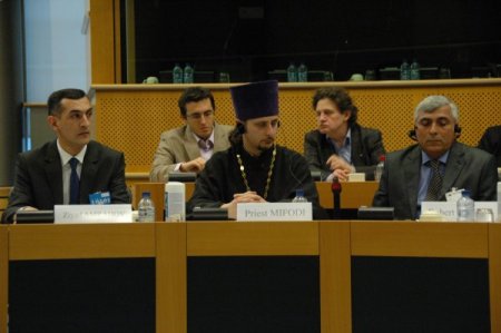 Azerilerden Avrupa Parlamentosu’nda Diyalog Konferansı