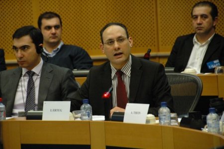 Azerilerden Avrupa Parlamentosu’nda Diyalog Konferansı