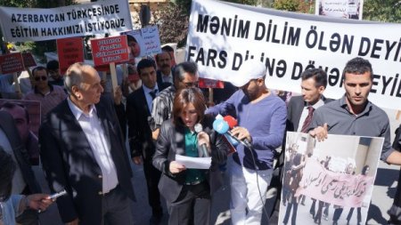 Azeriler'den İran'a Türkçe tepkisi