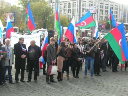 Azerilerden Putin’e destek gösterisi