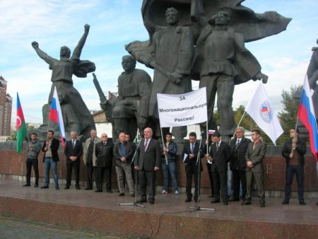 Azerilerden Putin’e destek gösterisi