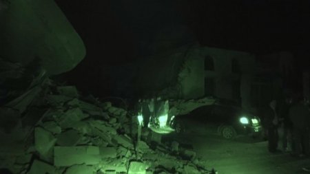 Azez'de patlamalar: 1 cami ile 5 ev yıkıldı