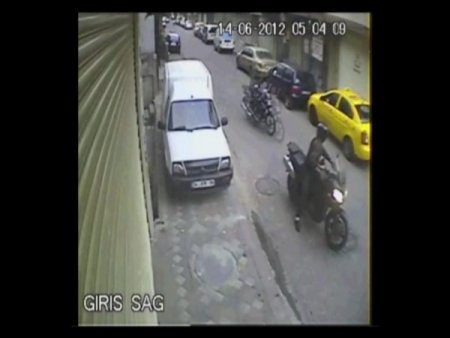 Azılı Motosiklet Hırsızlarını İnternet İlanı Yakalattı