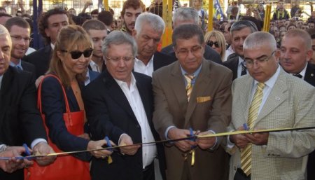 Aziz Yıldırım, Çorlu Fenerbahçeliler Derneği'nin açılış onayını Metris'te vermiş