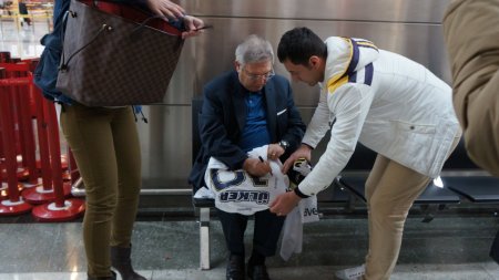 Aziz Yıldırım forma imzaladı