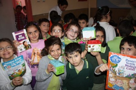 Aziziye Koleji Öğrencileri, Kumbaralarını, Korunmaya Muhtaç Çocuklar İçin Açtı