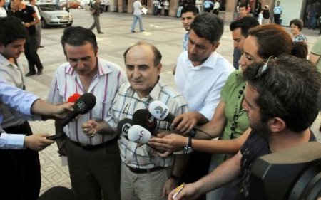 Baba Karabulut: Hayyam Garipoğlu Şerefli Bir İnsansa Yeğenini Teslim Eder