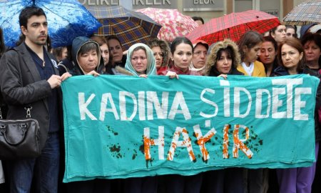 Baba kurşunuyla öldürülen anneye hüzünlü veda