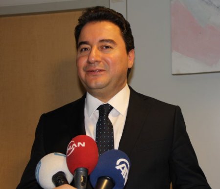 Babacan: Hollanda ile güvenlik ve terör meselesinin istişaresini yaptık