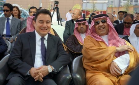 Babacan: İslam İşbirliği Teşkilatı üyeleri arasında vize kalkmalı