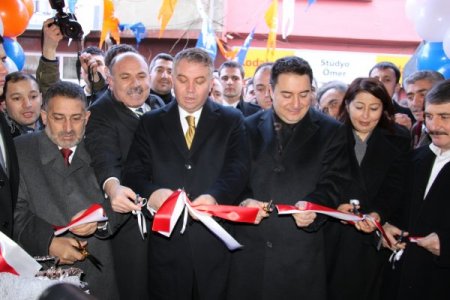 Babacan: Türkiye geçen yıl 1 milyar 300 bin dolar hibe yardım yaptı